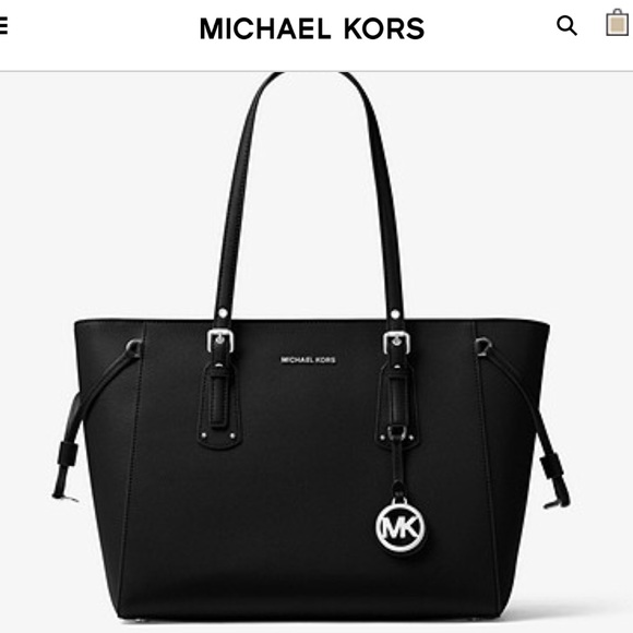 Michael Kors Handbags - Michael Kors Voyager Tote